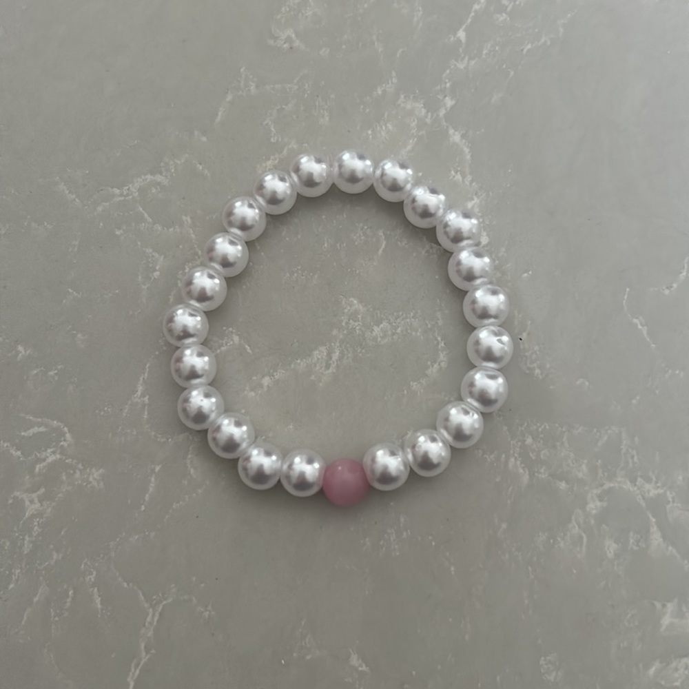 4 bracelets - Picture 6 of 6